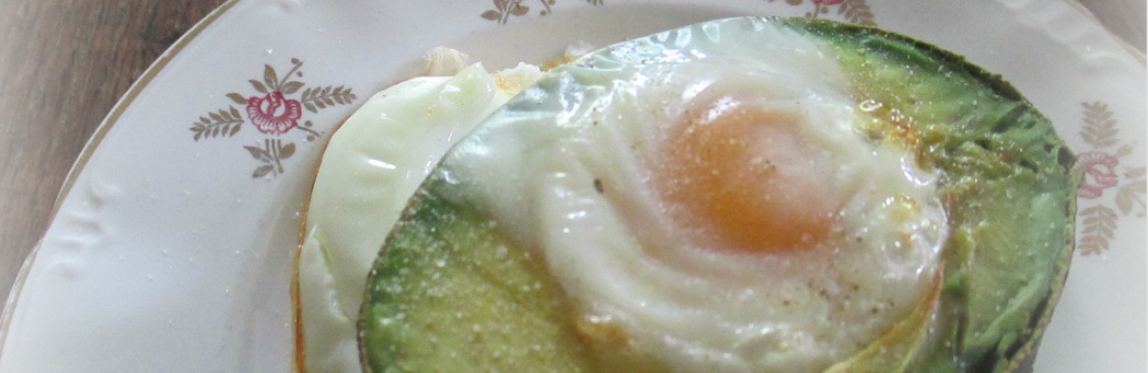 ontbijt-avocado-met-ei